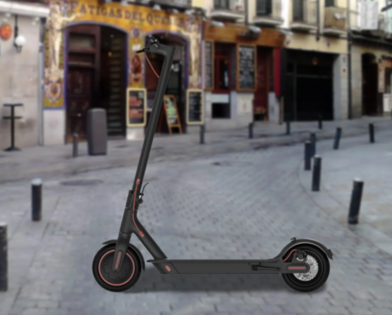Elsparkcykel parkerad vid en cykelbana i staden